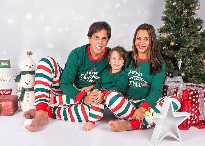 2017 Christmas Mini Sessions in Miami using Photography Professional Studio